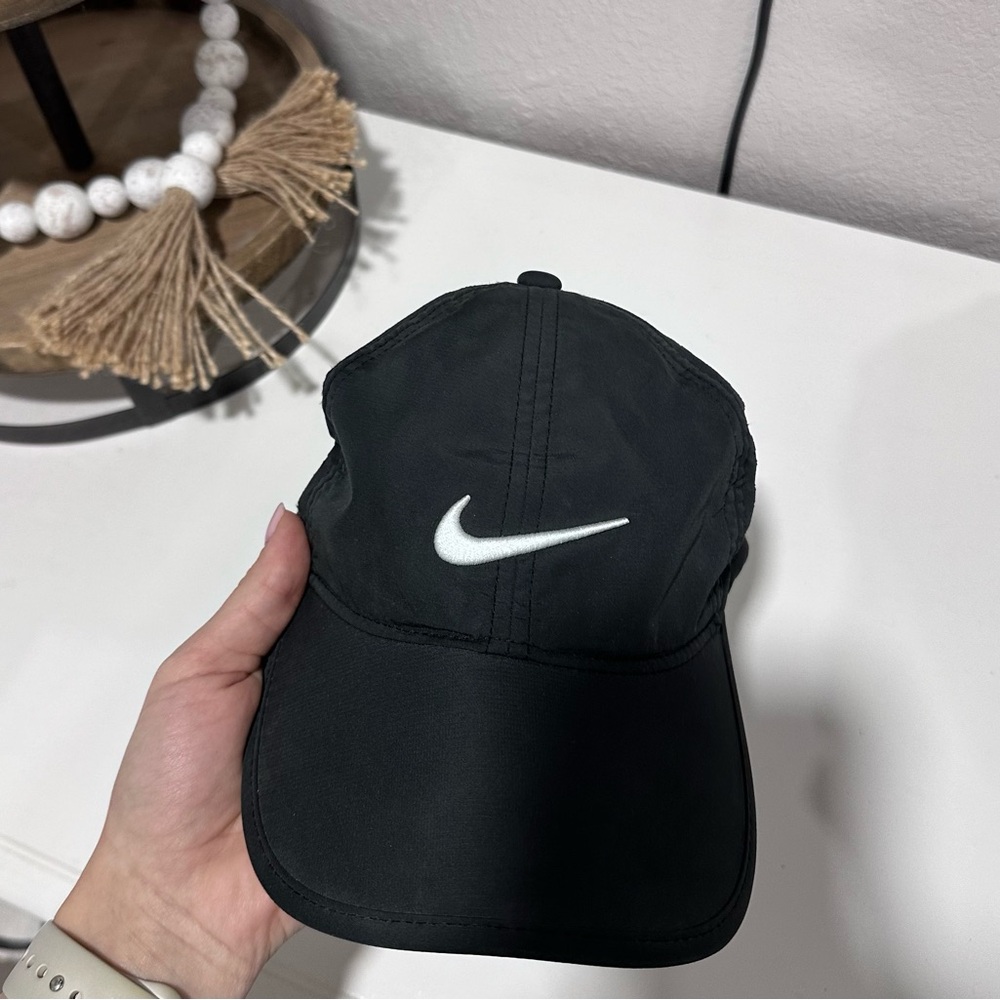 Black Nike hat